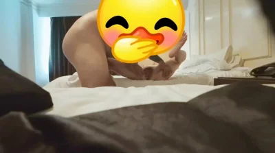 47岁骚阿姨生过俩娃下面有点黑非常湿透