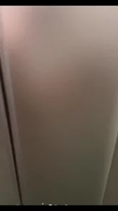 打开浴室门发现老婆跟单男已经干起来了