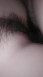 他男人再客厅玩游戏